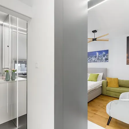 Lumina Next To Rondo Onz Apartamento Varsóvia