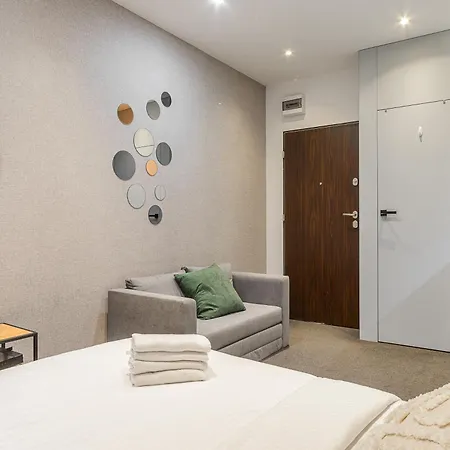 Lumina Next To Rondo Onz *