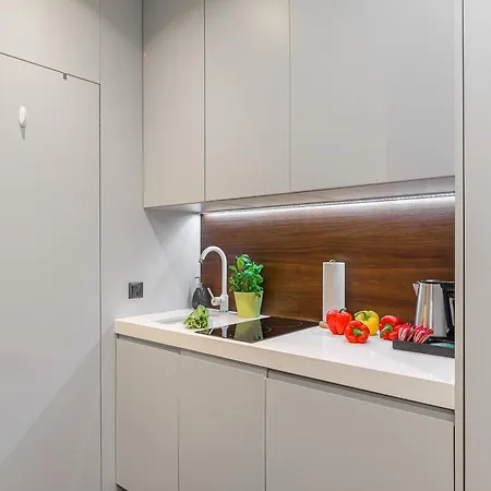 Lumina Next To Rondo Onz