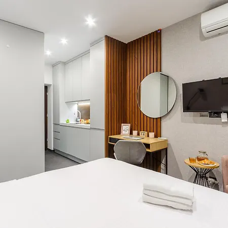 Lumina Next To Rondo Onz *