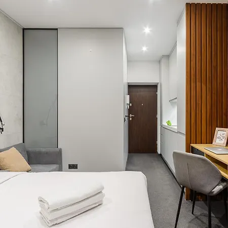 Lumina Next To Rondo Onz ורשה