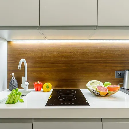 Lumina Next To Rondo Onz *