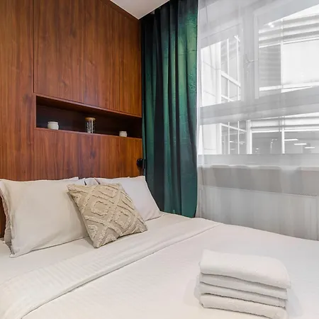 Lumina Next To Rondo Onz דירה