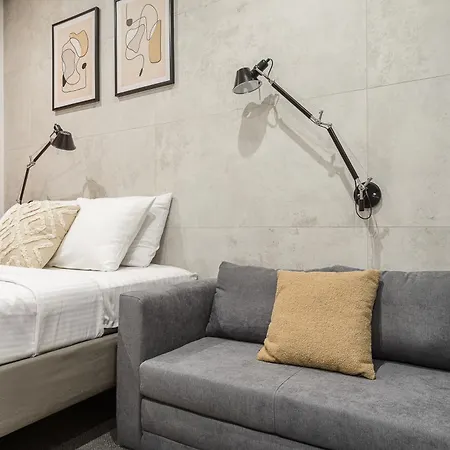 Lumina Next To Rondo Onz * Βαρσοβία