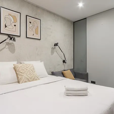 Lumina Next To Rondo Onz * Warschau