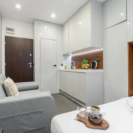 Lumina Next To Rondo Onz * Warschau