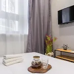 Lumina Next To Rondo Onz Apartamento Varsovia